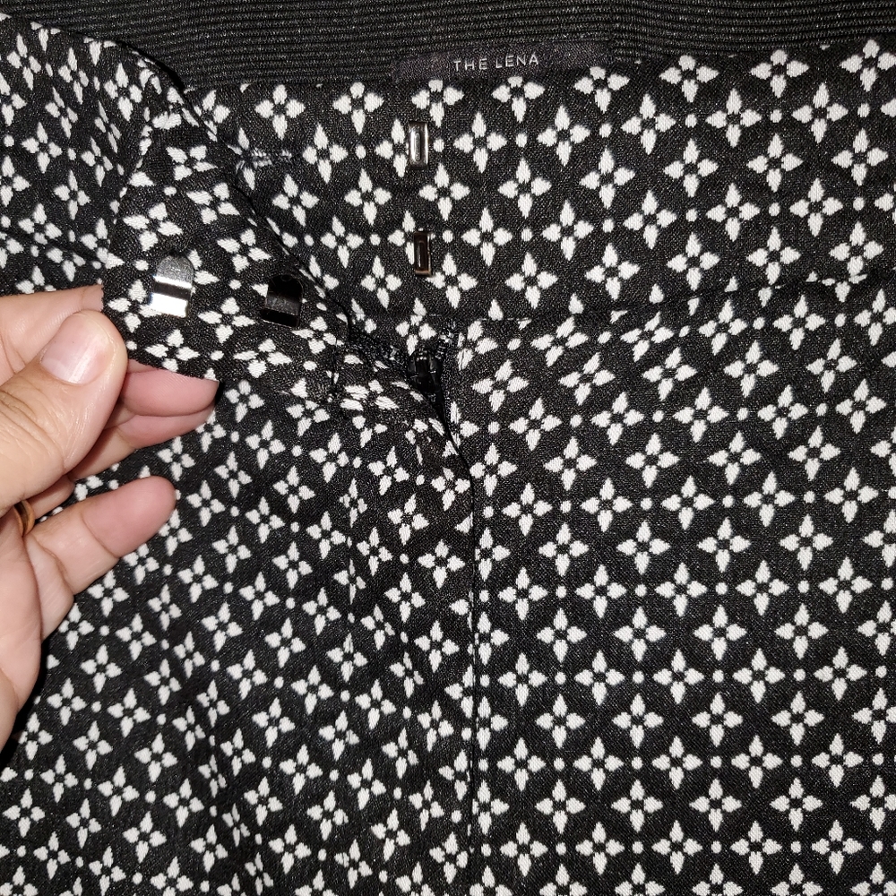 Lane Bryant 28 black white pattern The Lena capris crop ankle pants stretch - Picture 4 of 7